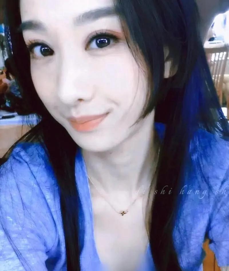 穆婷婷：真性情的娱乐圈清流

穆婷婷，一个在娱乐圈中以其真实、直率的性格而备受瞩