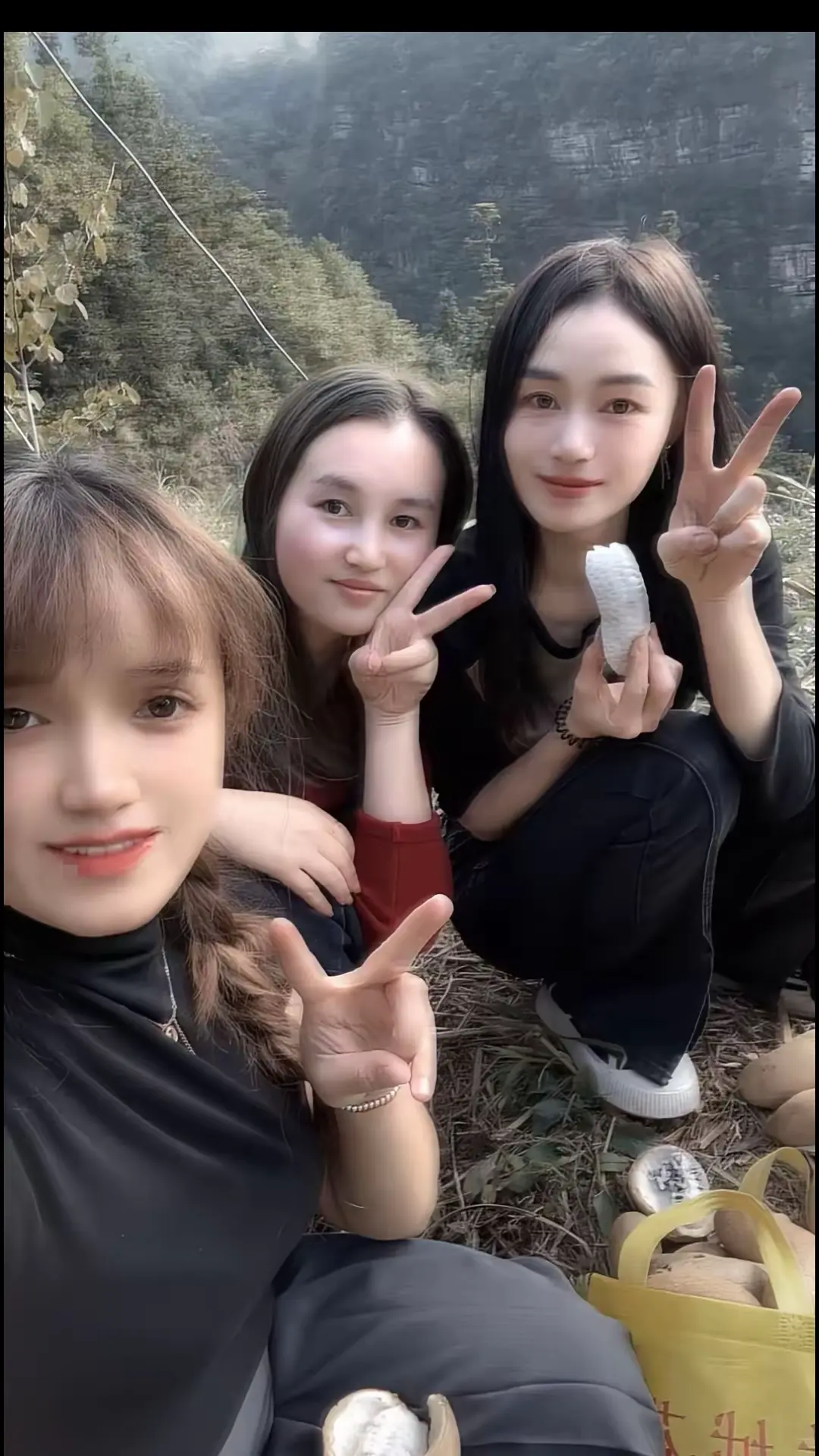 天气太热了，发张照片避避暑