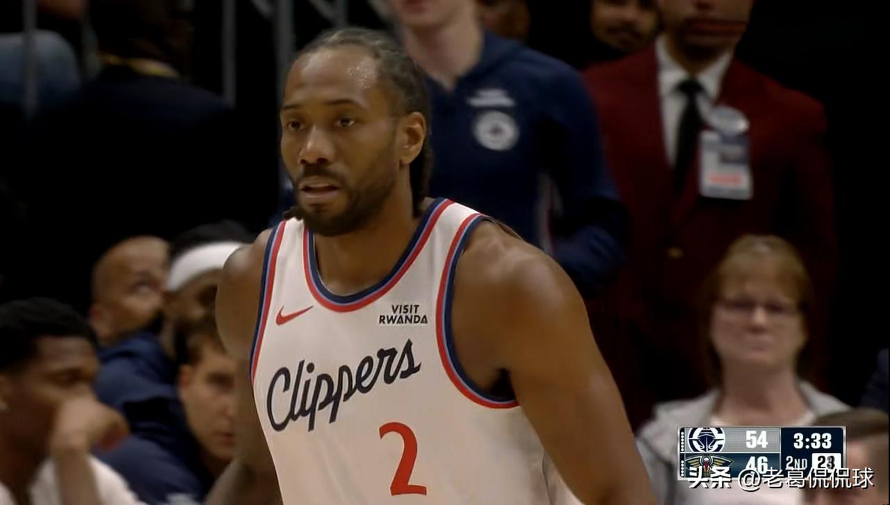 快船当家球星伦纳德真是满血归来！在今天进行的快船和鹈鹕的比赛中，目前双方半场战罢