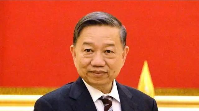 越南这次真的被逼急了！总理直接下死命令，国内近700家国企，8月31号之前必须敲