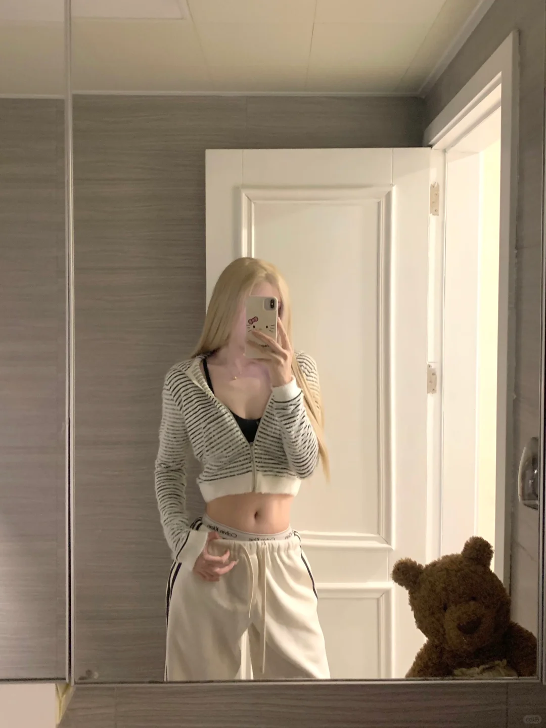 😈