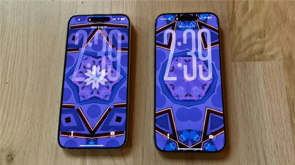 苹果发布iOS 26开发者预览版Beta 61-锁屏界面：液态玻璃效果更新；2-