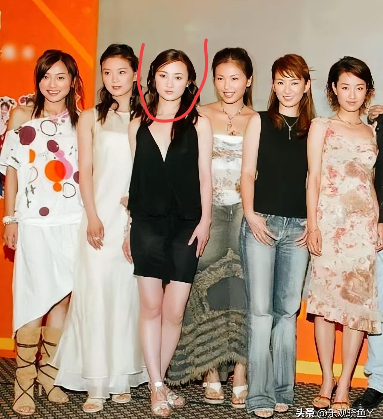 不愧是站在C位的女人，这气质这颜值，难怪大帅哥陈建斌说仙女也就这样了。