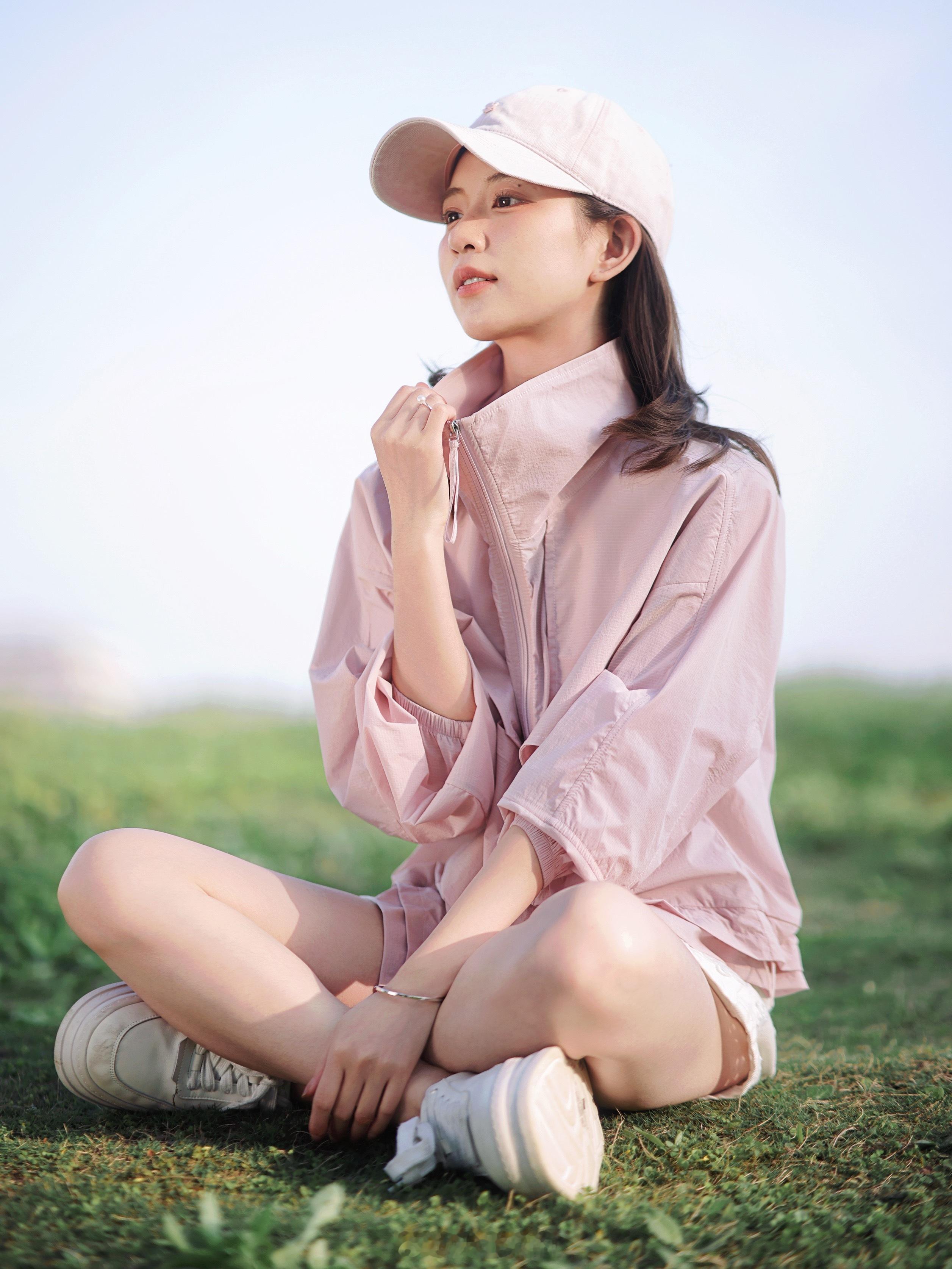 先来一件防晒迎接夏天啦！UPF50+！防紫外线、速干、抗菌、防蚊虫，还超级凉快！