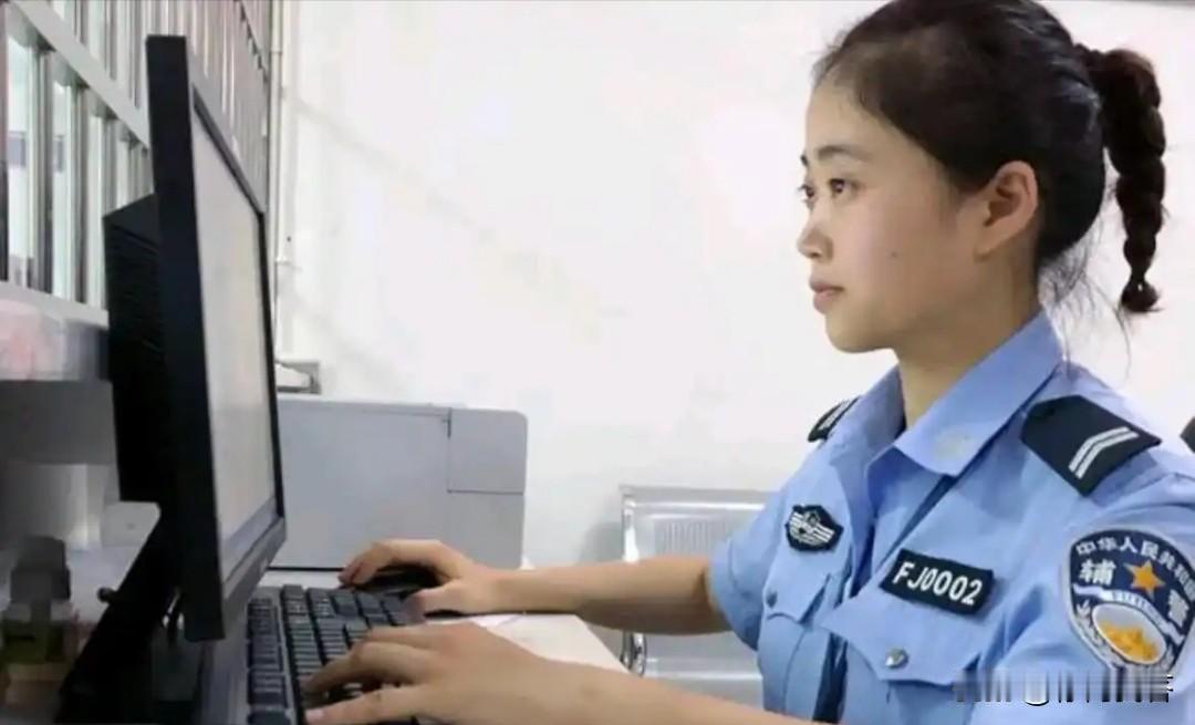 请问：留置看守辅警是编制外岗位吗？

答案：是的，留置看护辅警属于公安机关辅警编