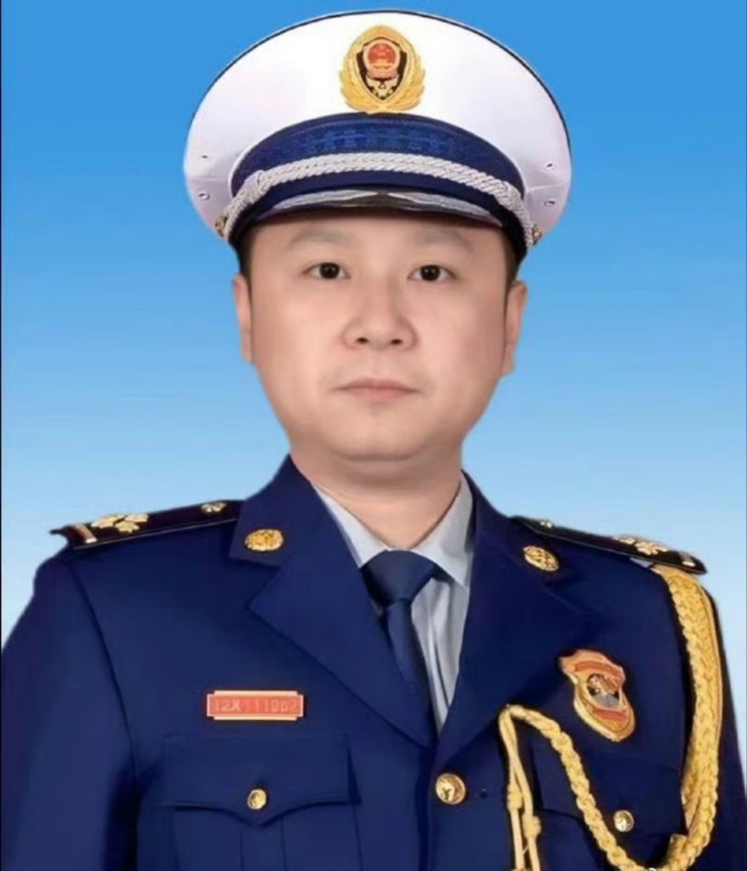 消防英雄陈陆，于2020年7月22日，在执行抗洪抢险救援任务、营救被困群众过程中