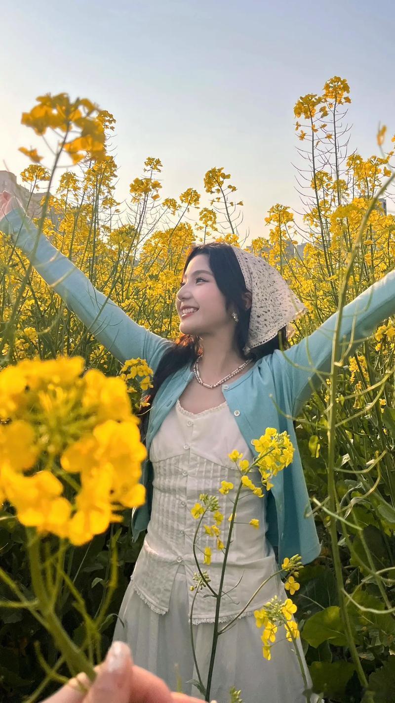 属兔人生肖鼠的人天生的情敌还有属兔人。属兔的人和属鼠人之间存在有相刑克的关系。所