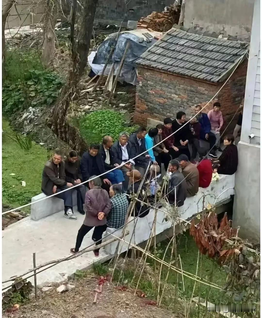 这是我每次回村的必经之道，请问我下次路过时需要注意点什么？[灵光一闪][灵光一闪