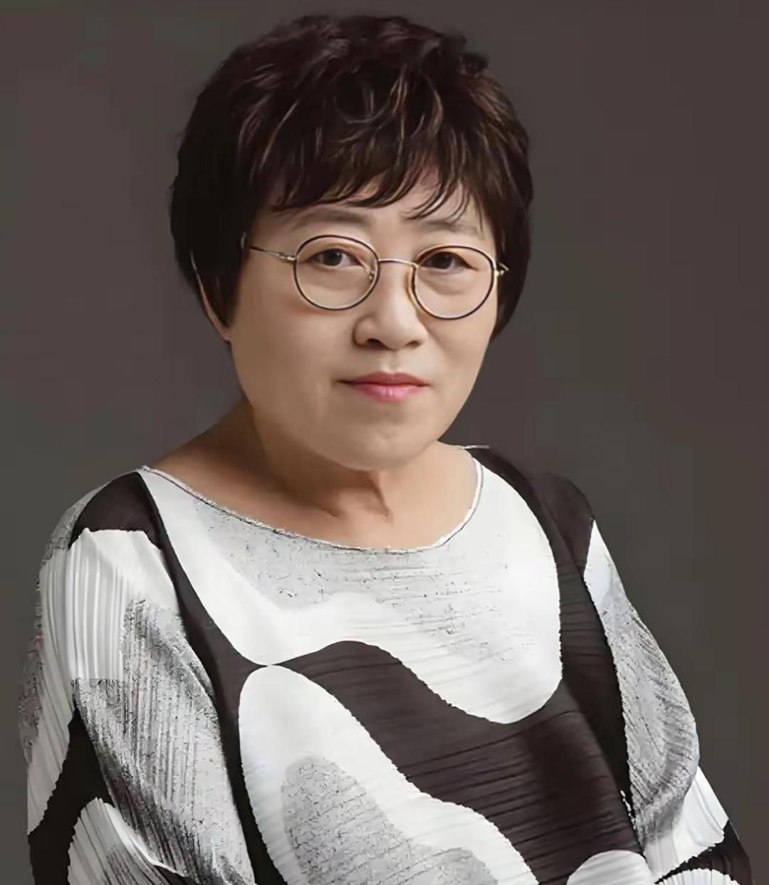性学专家李银河说：“要是一个男人自己能解决生理需求，生活上不用人照顾，心里够强大