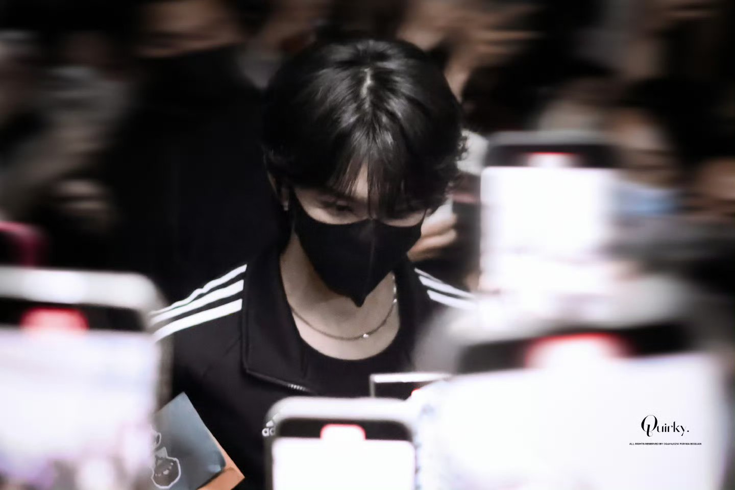 上班全白Look，下班全黑阿迪男。马柏全反差好大[求关注]马柏全阿迪男 ​​​