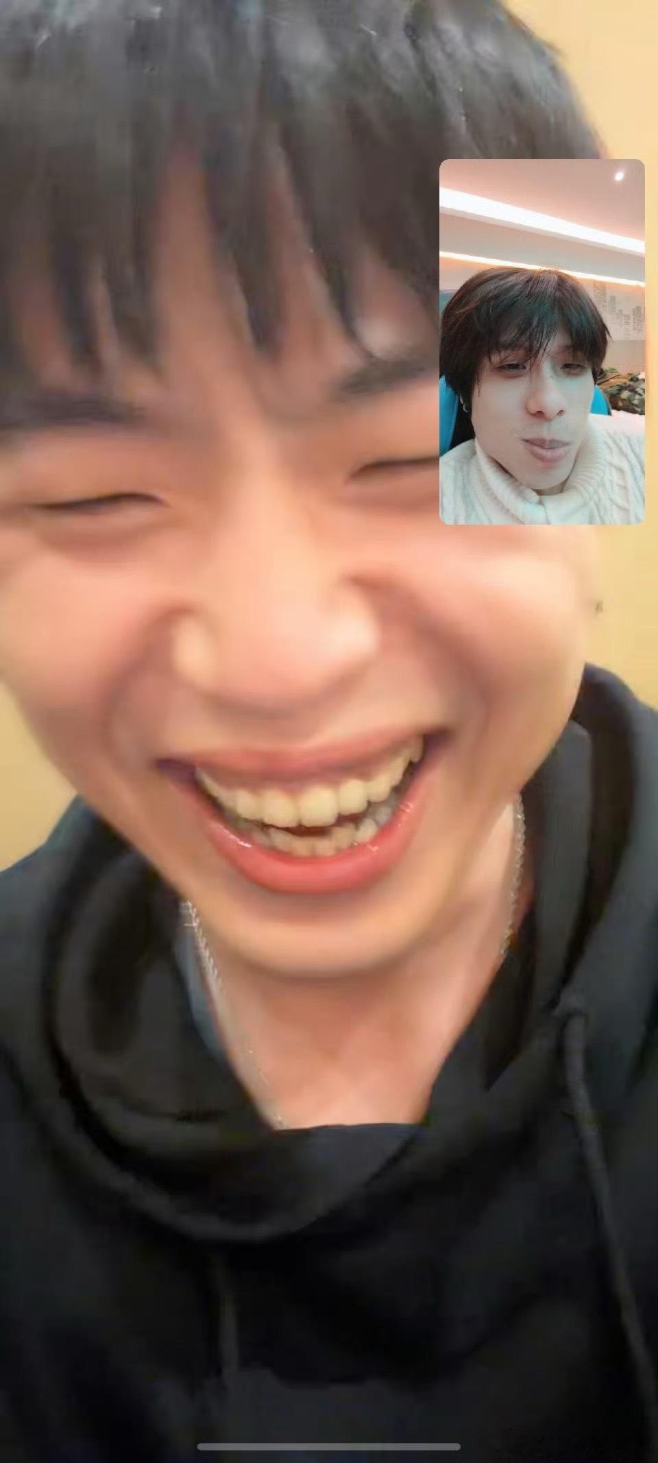 法老晒出房车行进展，还有和Kandi的欢乐视频通话截图！法老