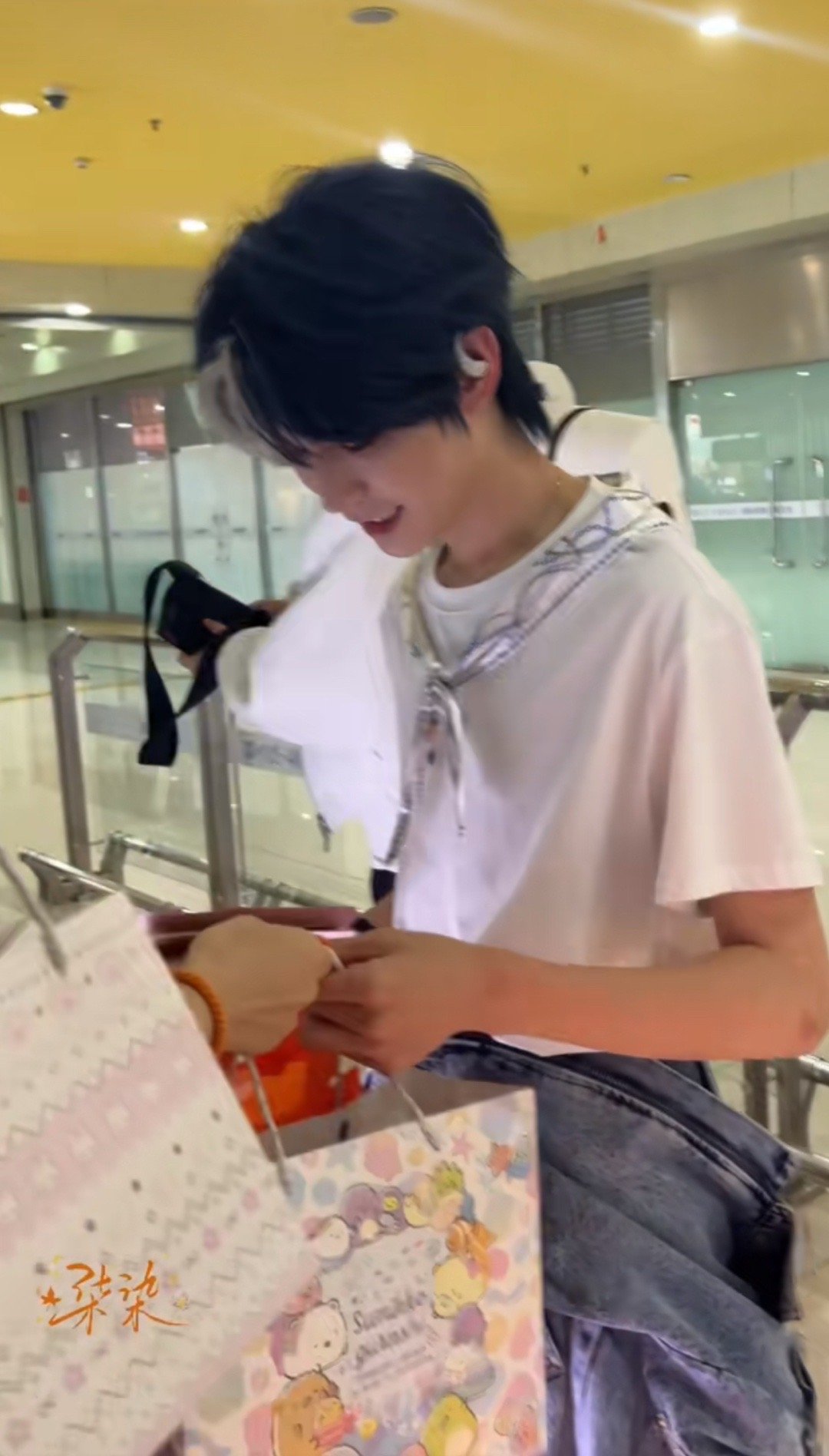 何铮你别再瘦了 