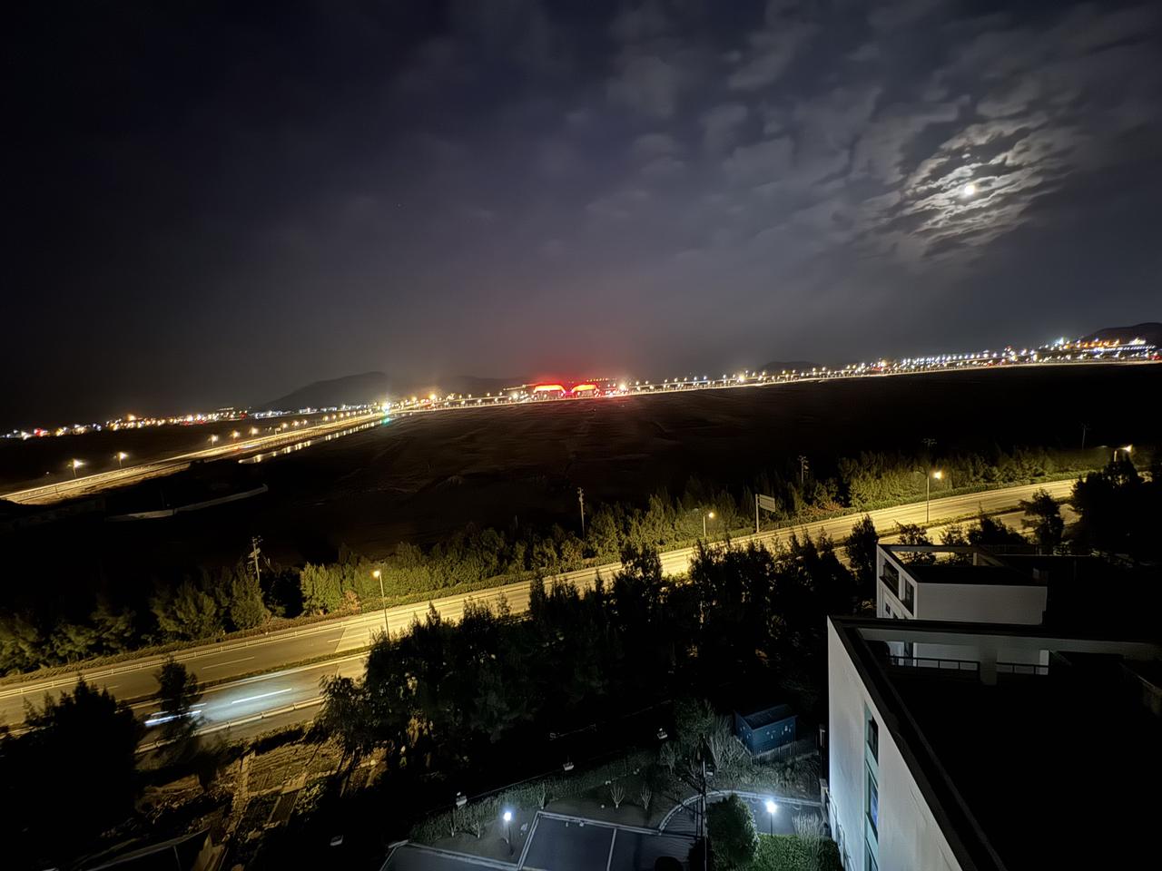 隔夜美国股市走势不好，纳指中国龙也跌了 1.9%。今天中国股市应该低开，能否高走