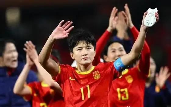 今晚女足对英格兰女足，如果有奇迹那一定是中国🇨🇳红，但前提是：
1、球员谁上