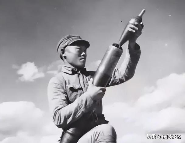 1945年深山遇日寇，老炮手单发迫击炮弹，30多日军当场懵圈！
 
1945年，