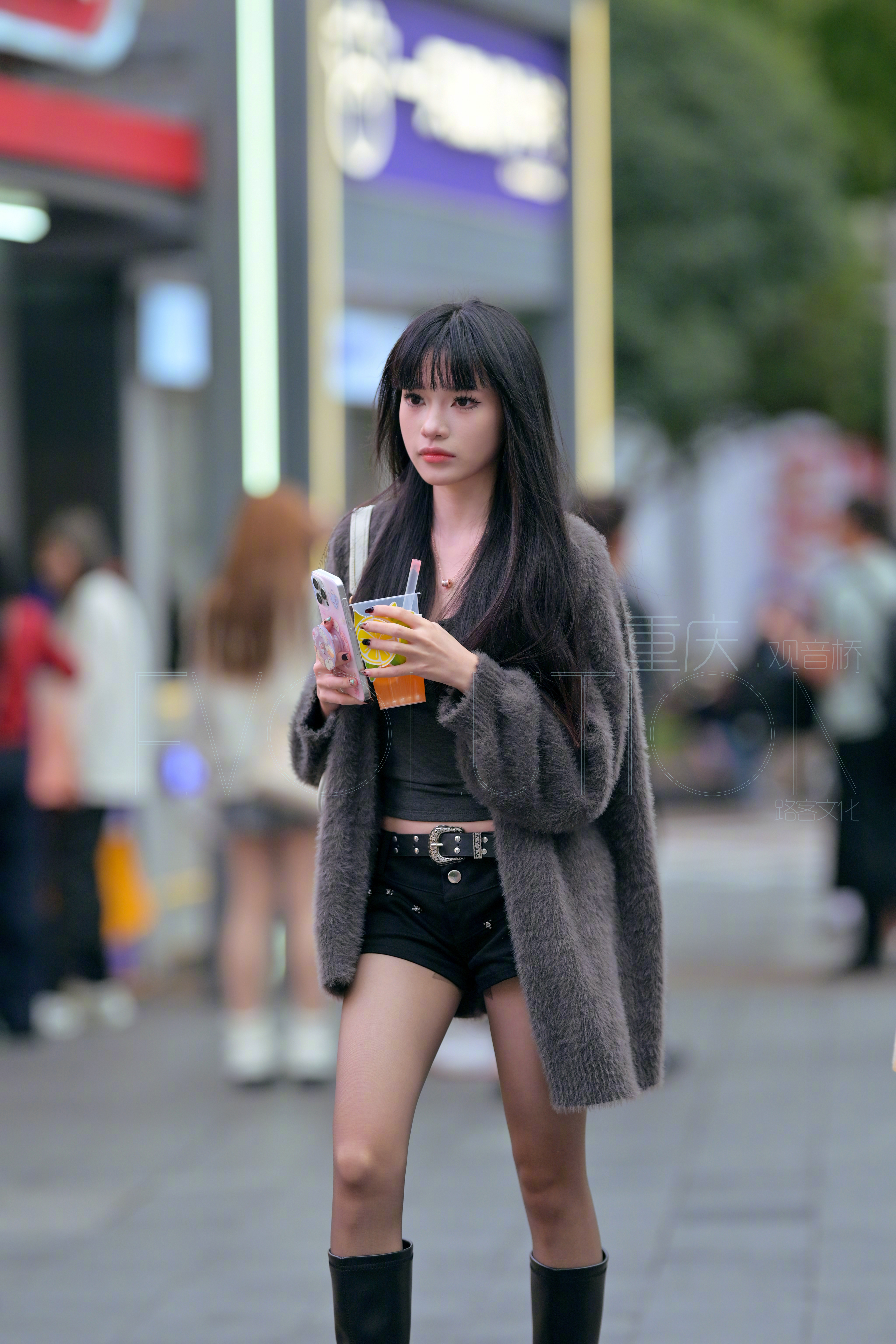 街边的小姐姐们，时尚与潮流的完美结合。 ​​​