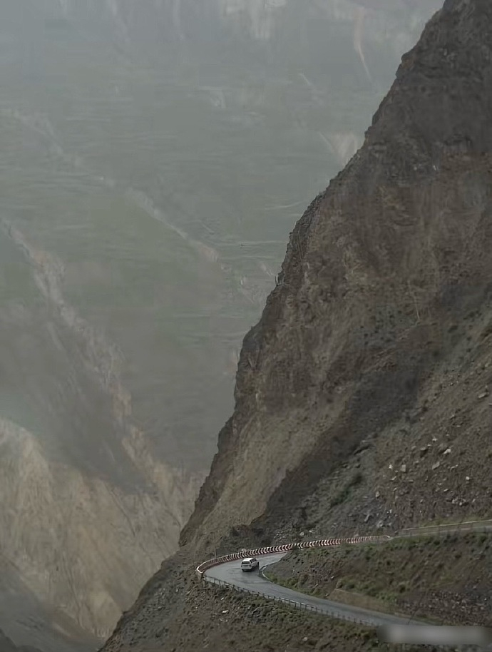 车若初见 戴上眼镜前，戴上眼镜后