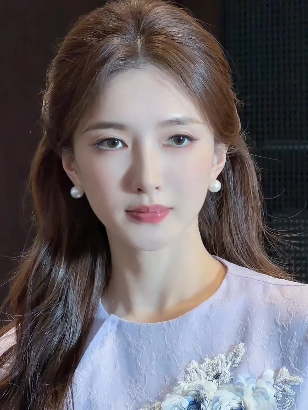 江疏影看秀造型，古典优雅状态真好！