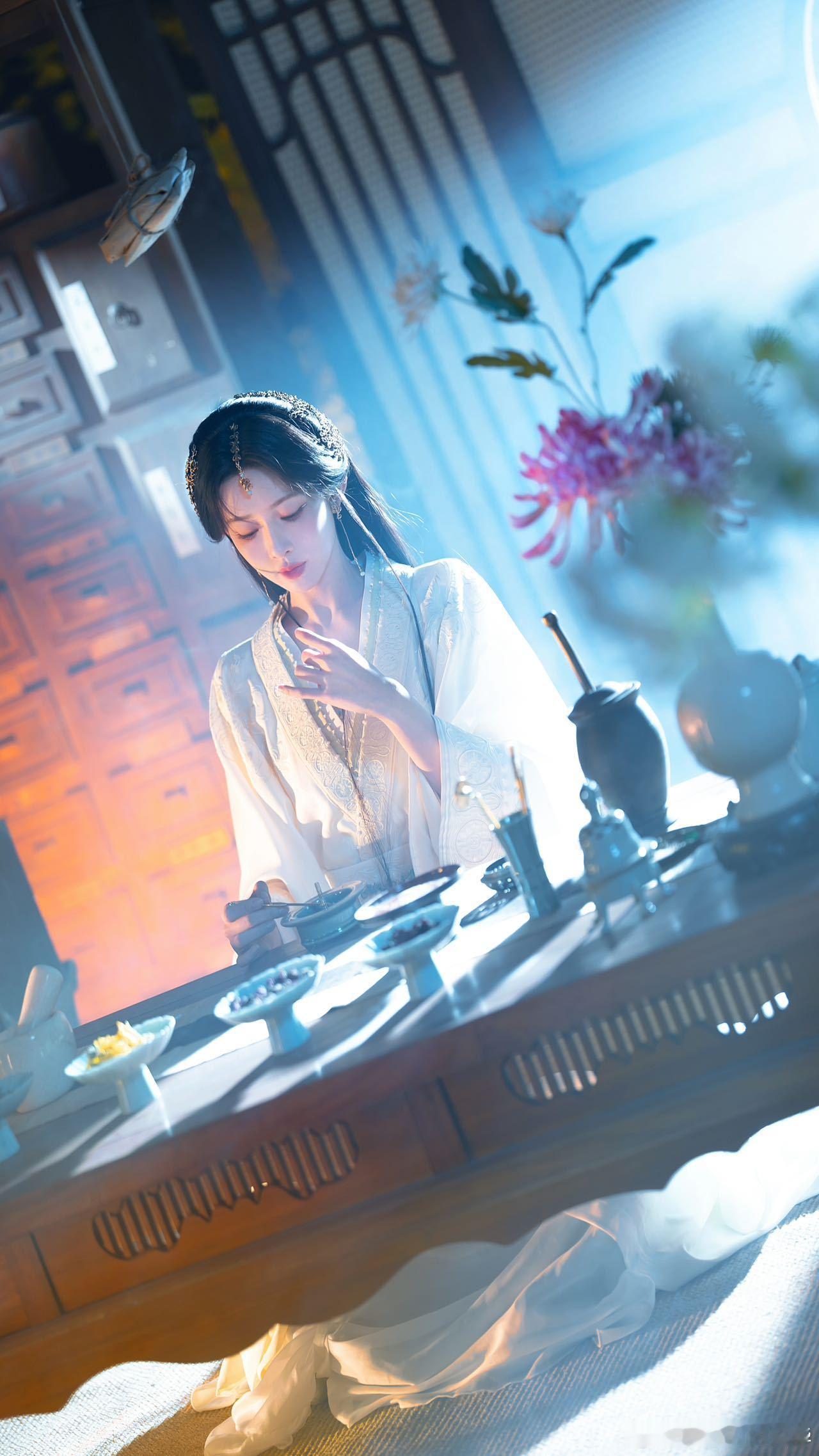 孟子义美人带血的含金量百花杀🪞柔美容貌搭配负伤造型，强烈反差感直击人心，精准拿