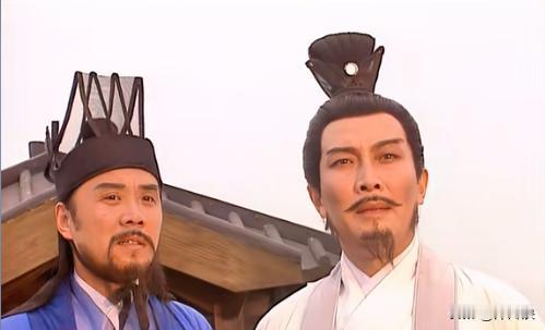 怎么看待现在的古装剧没有古代味了？
 
以前的古装剧不论是取景，还是演员身上的衣