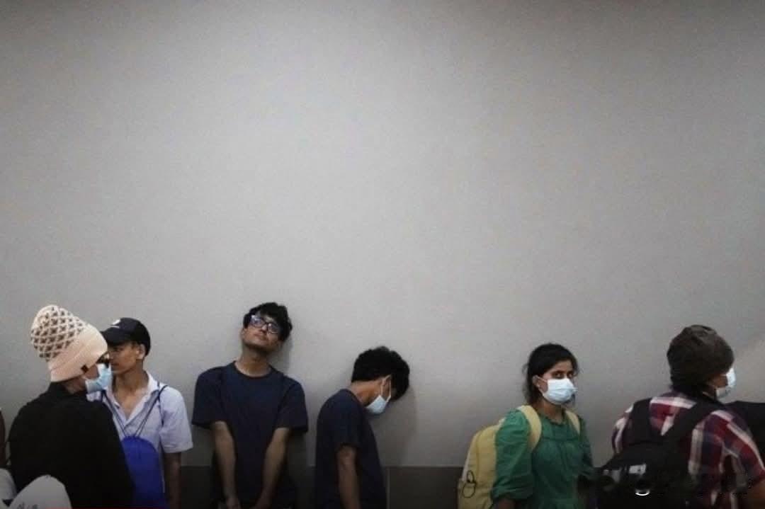 美国特朗普政府表示，若无证移民自愿在年底前离开美国，可获3,000美元补助并由美