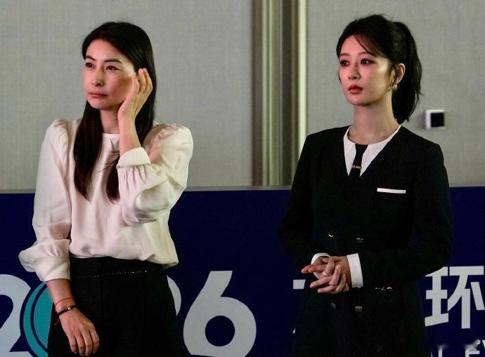 六五环境日国家主场活动，内场的杨紫和郭晶晶，好奇妙的同框。  杨紫杨紫家业
