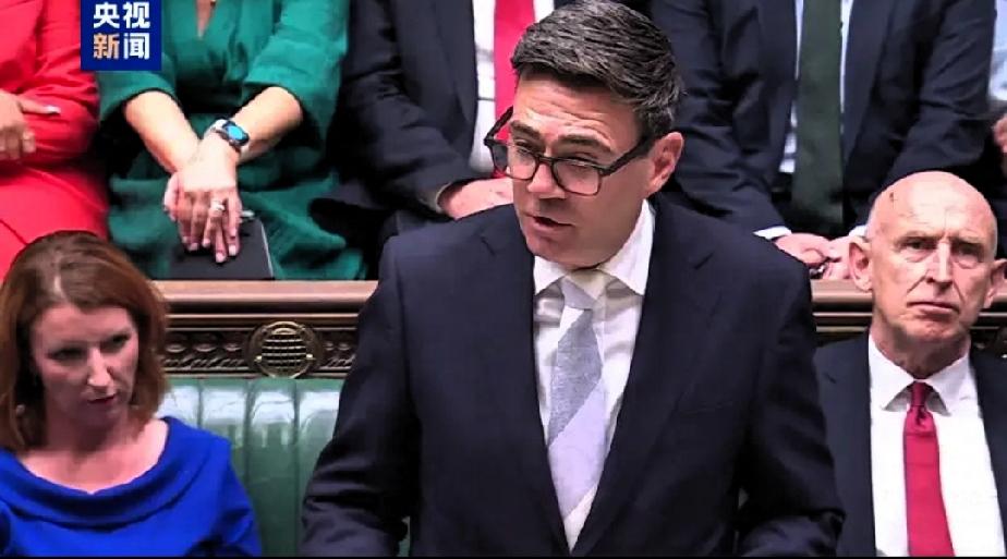 《英国的新首相，老配方》
 
当地时间9月1日，英国首相伯纳姆在议会下院首次以首