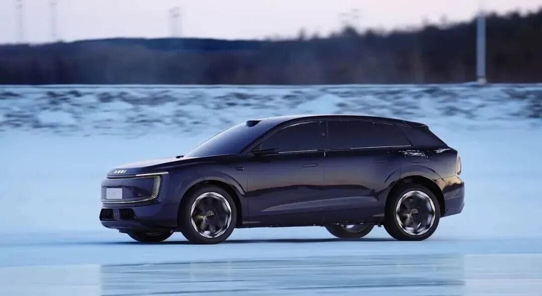 车市热门 奥迪E7X量产版实车图曝光，作为AUDI品牌旗下第二款产品，新车定位五