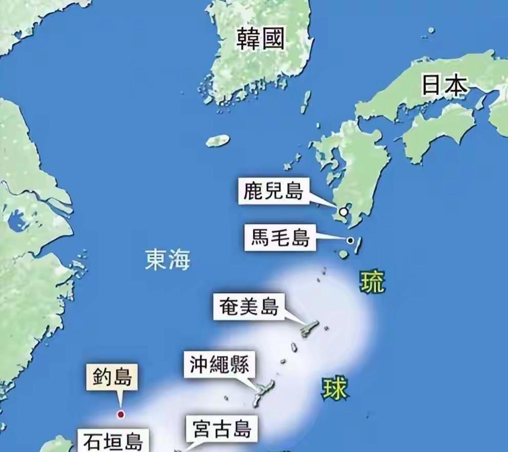 近日，中国海警舰艇编队首次驶入琉球群岛周边海域开展维权巡航，以实际行动回应日菲单