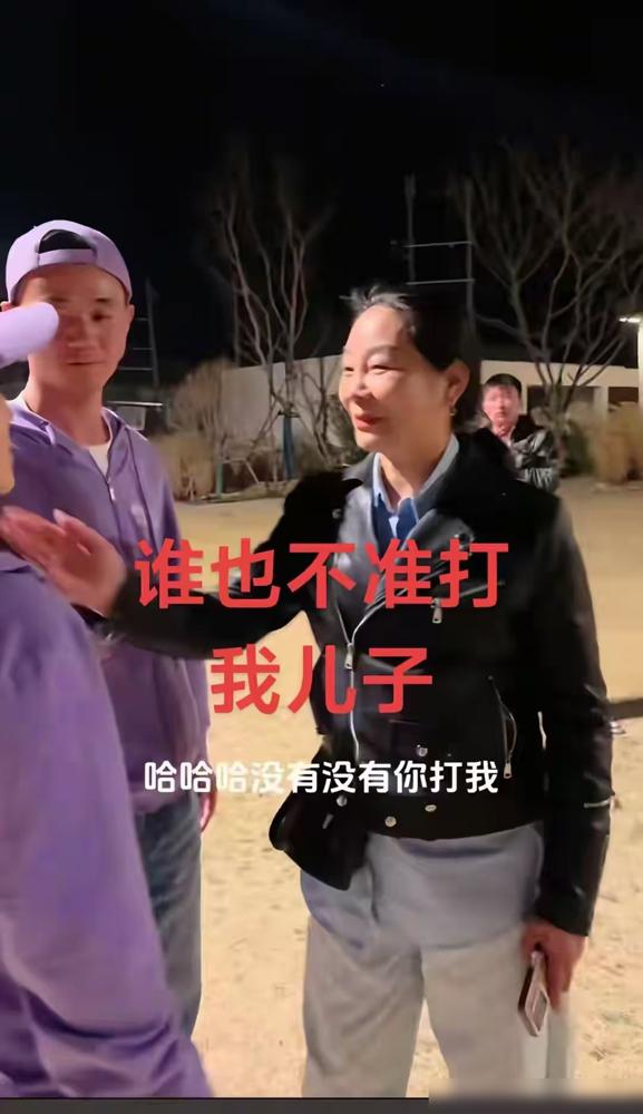 7个月回家2晚，把钱全给了“2+1”，怀远这回人设彻底崩了。
 
二嫂在直播间哭