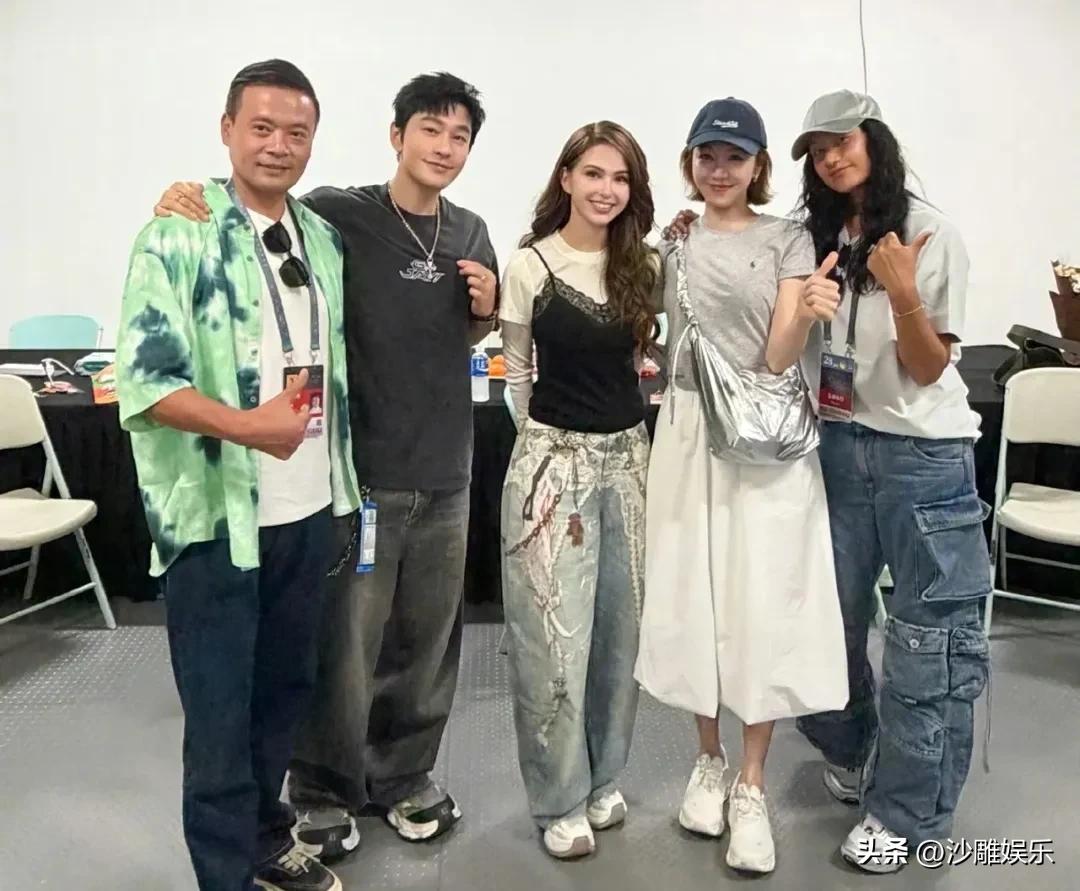 黄晓明，太激动了！



6月29日，黄晓明意外冲上热搜！
起因竟是周杰伦北京鸟