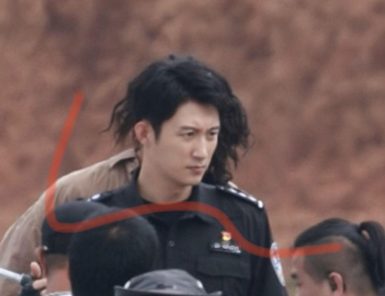 这个错位我要笑死了啊啊啊啊啊啊老爸喜提泡面头🤣🤣 