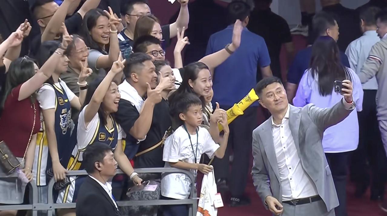 京粤大战即将上演
恭喜广东宏远2:1淘汰广州男篮，顺利晋级8强
谁是取胜功臣，我