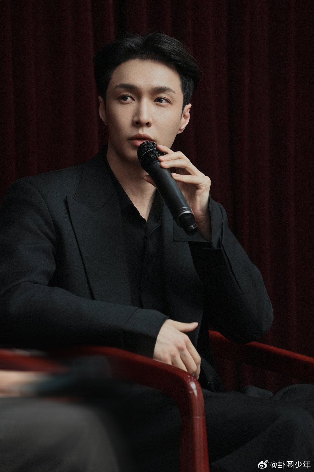 张艺兴全国电影宣传骨干培训班电影频道认证的优质青年影人！张艺兴认真参与电影宣传骨