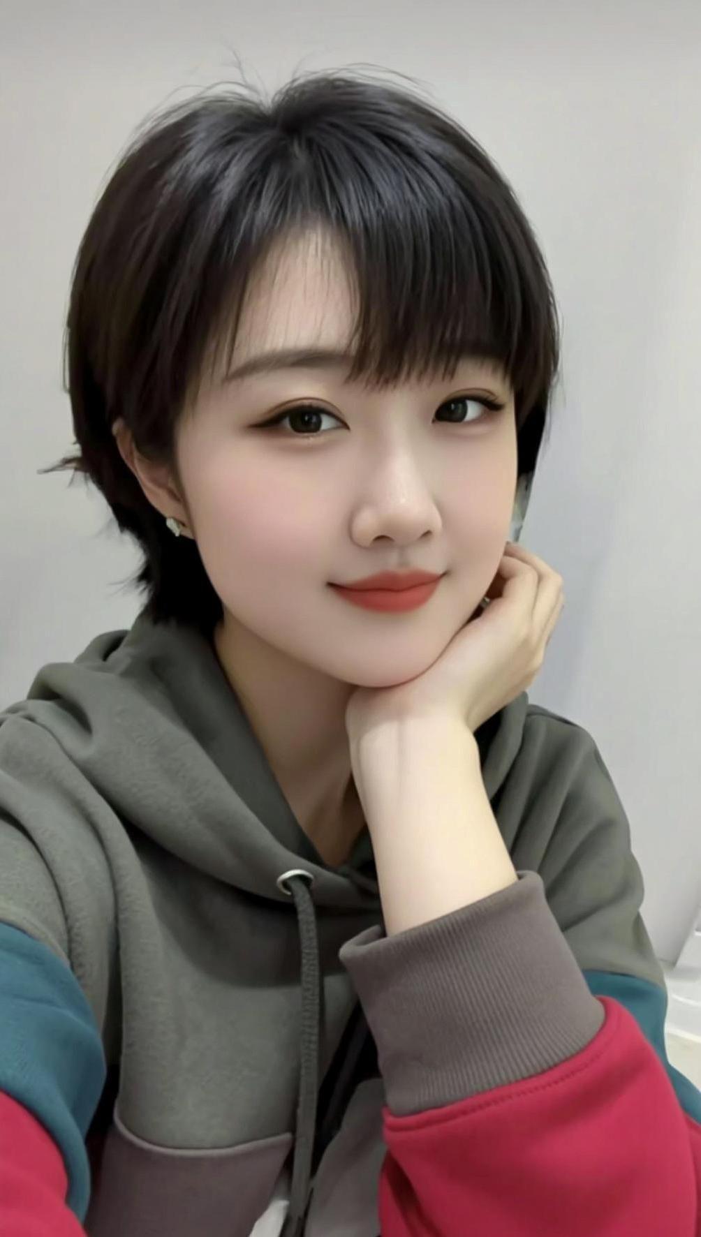 AI短发自拍 抖音ai创作