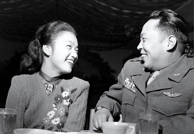 1947年，因张灵甫战败负重要责任的李天霞，在临沂师部被逮捕，并押送至南京候审。