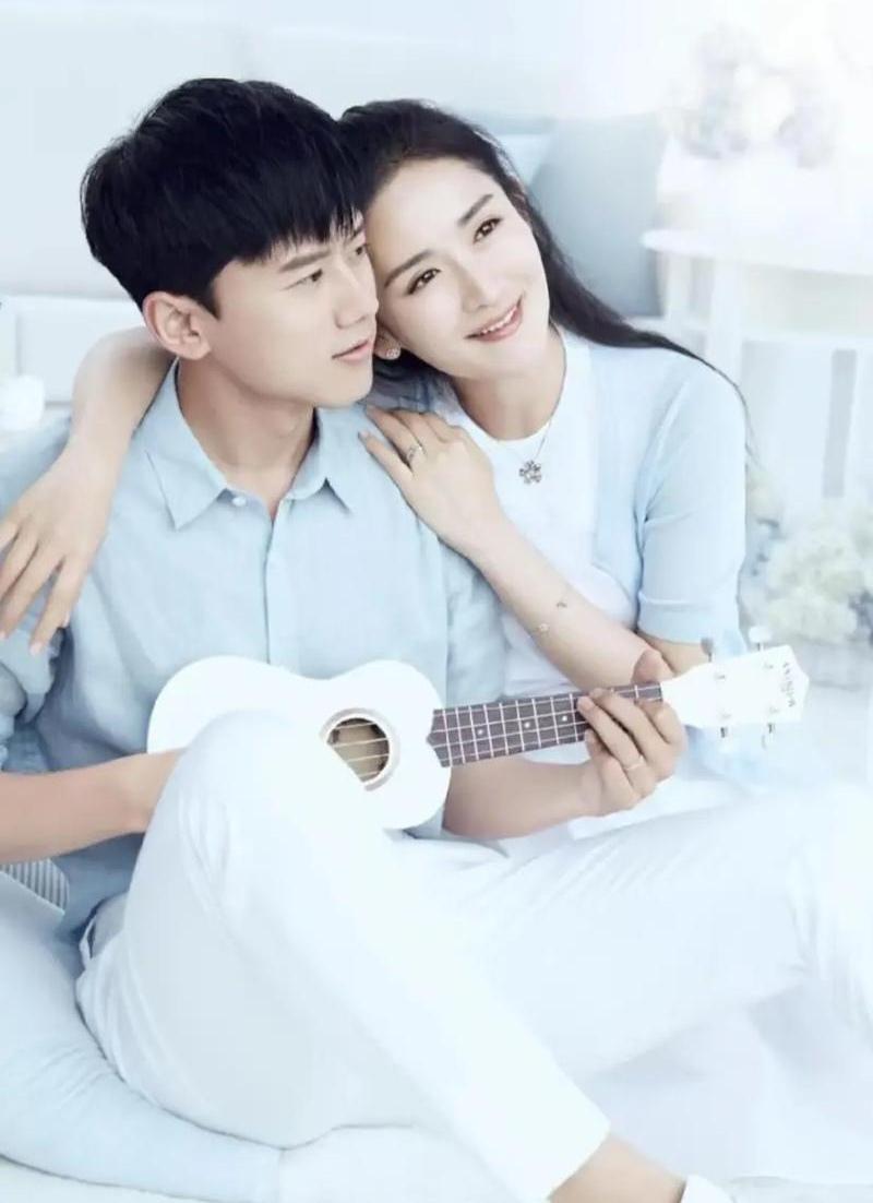 不知道为什么，始终get不到张杰的颜值，甚至觉得“闰土”这个名字特别适合他！
