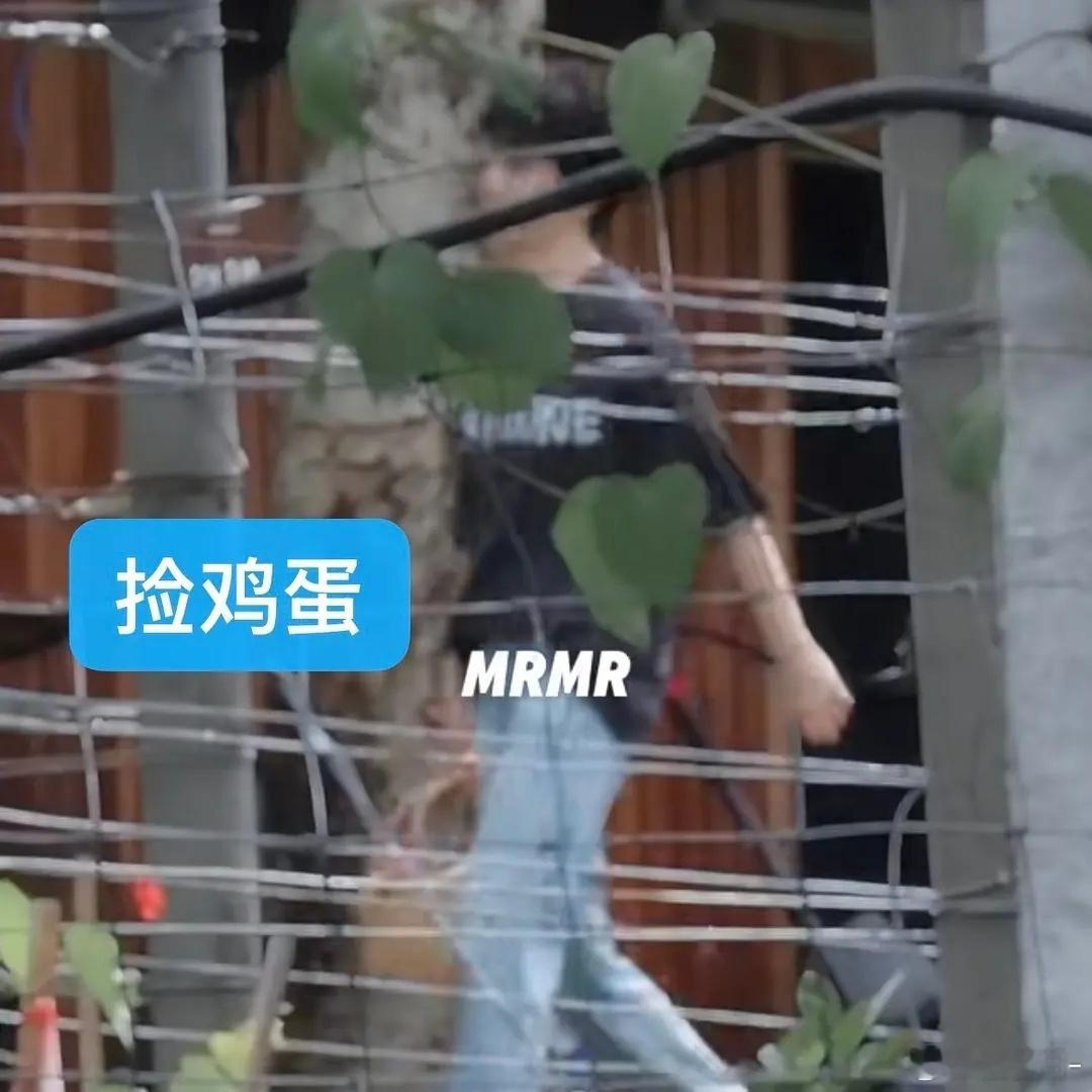王俊凯在每个中餐厅路透里都在干活，我们仍未知道这个王俊凯参加中餐厅四天干了多少活