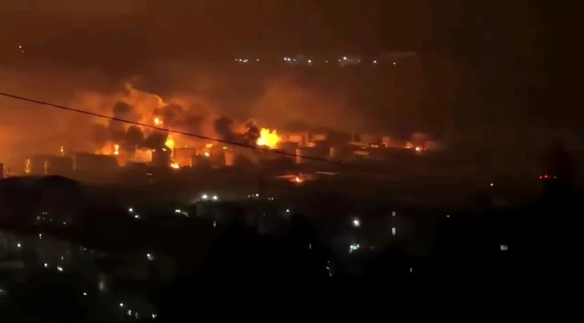 俄媒消息，当地时间19日，位于克拉斯诺达尔边疆区，图阿普谢市的一家大型炼油厂，当