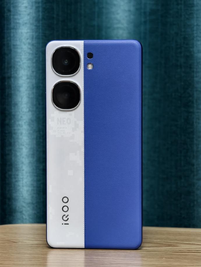 iQOO Neo 9S Pro+真机上手来了，还是熟悉的味道，另外质感啥的大家不
