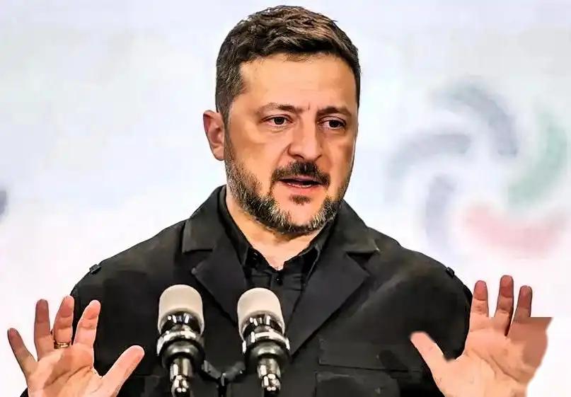 俄乌僵持难解，泽连斯基被三重现实难题掣肘！
 
很多人觉得乌克兰不肯停战，是泽连