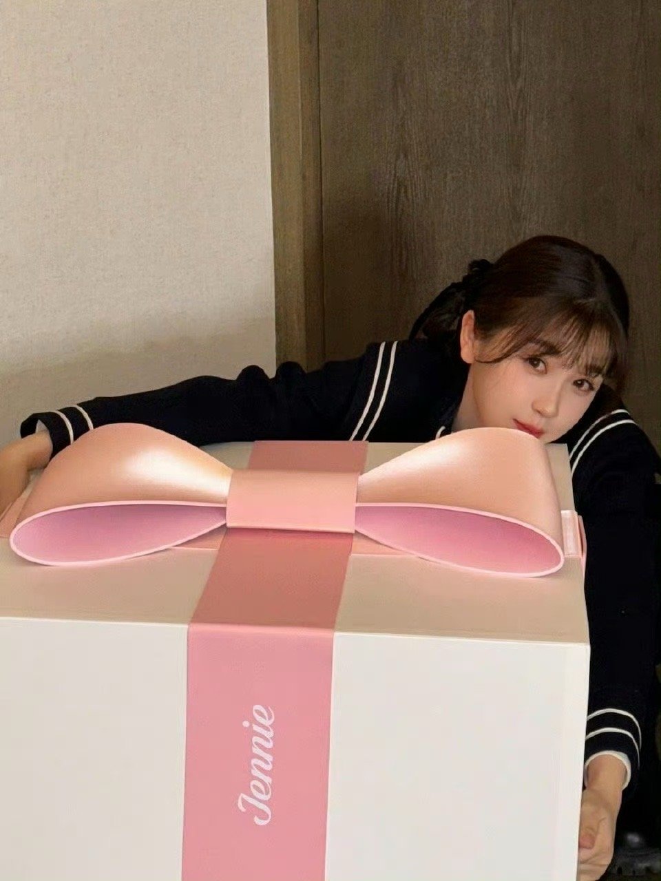 #虞书欣晒Jennie联名独角兽#虞书欣Jennie 梦幻联动了诶[送花花]同一