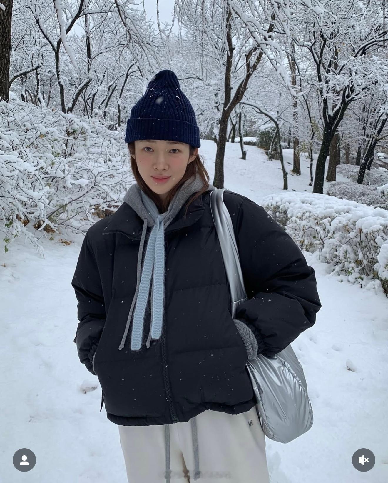 穿搭分享  连续更新第2292天一组韩国女生初冬搭配周日再休闲一天 韩系穿搭  