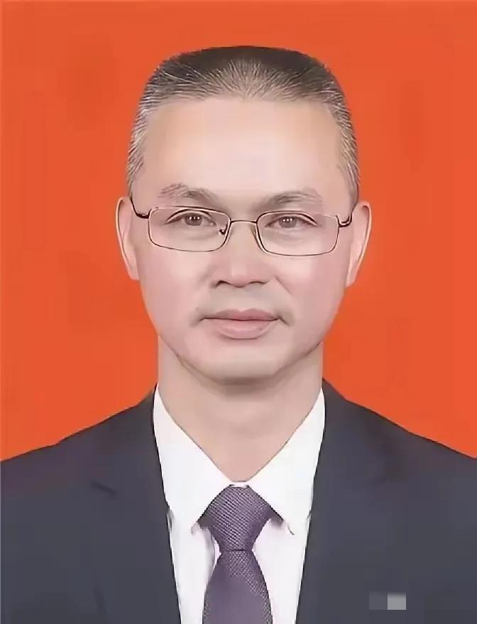 1997年，19岁战士为救人而牺牲，父母几度昏厥，可谁料20年后，战士母亲病逝，
