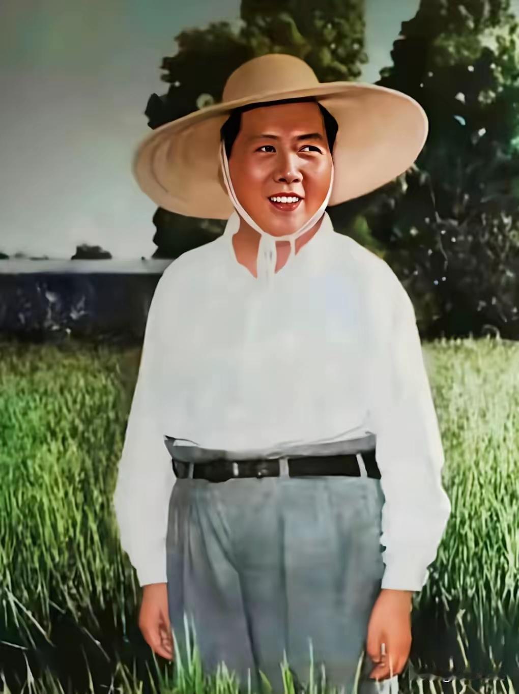 ＃毛主席走遍祖国大地＃

从那个时代过来的人，对主席这张照片都不陌生吧？我家正墙