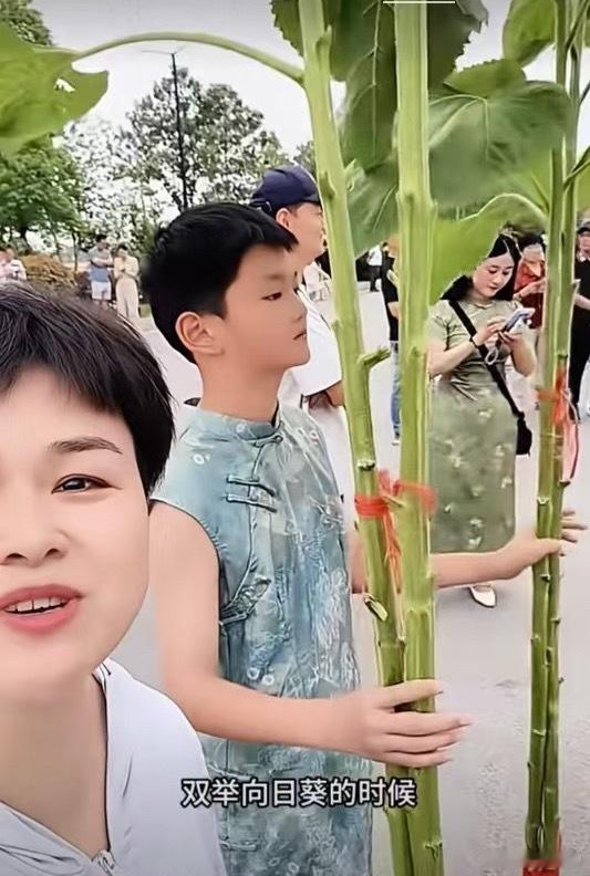 我不是他妈 我只是被感动的路人哈哈哈🤣弟弟：别给我结婚的时候放出来就行！20年
