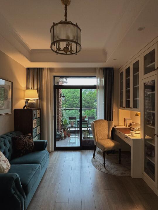 早上7点，我的雨天书房📖