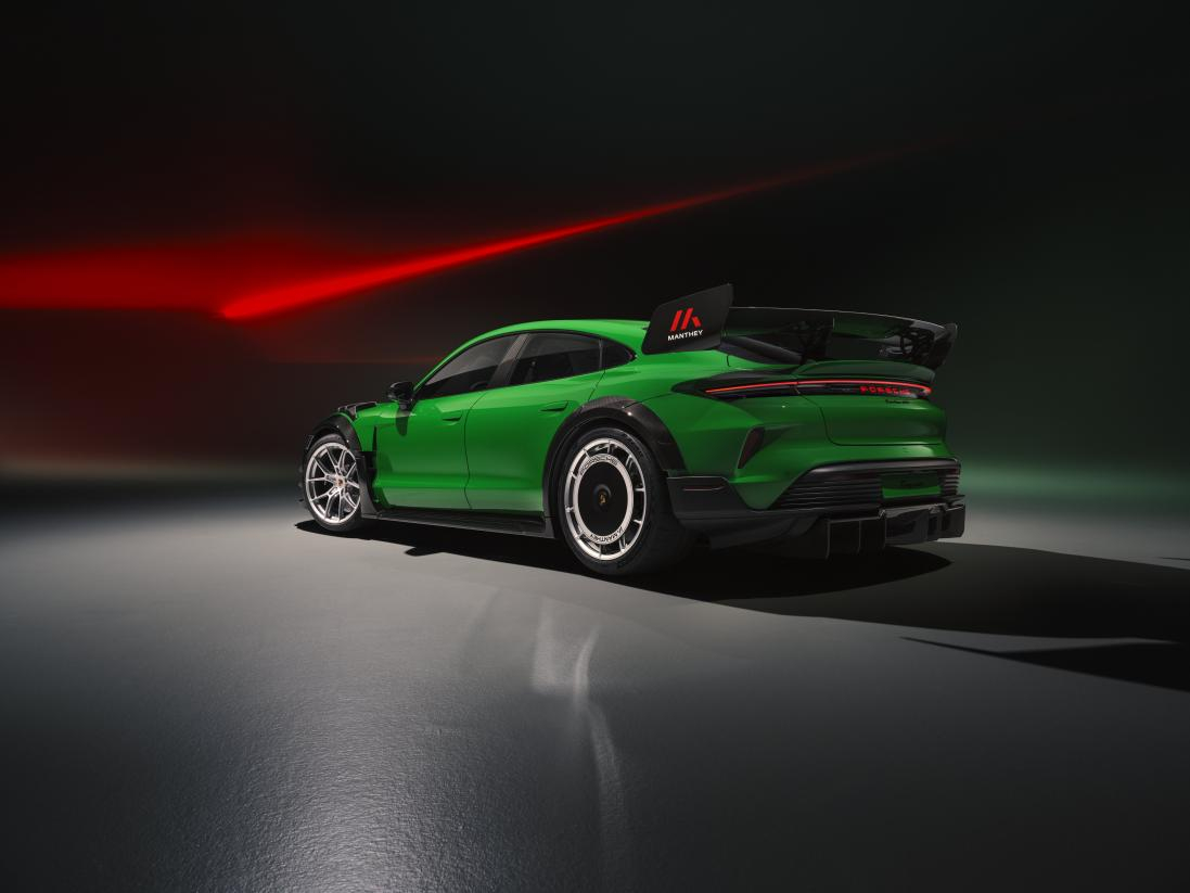 带Manthey套件的Taycan Turbo GT之前刷出6分55秒纽北圈速，