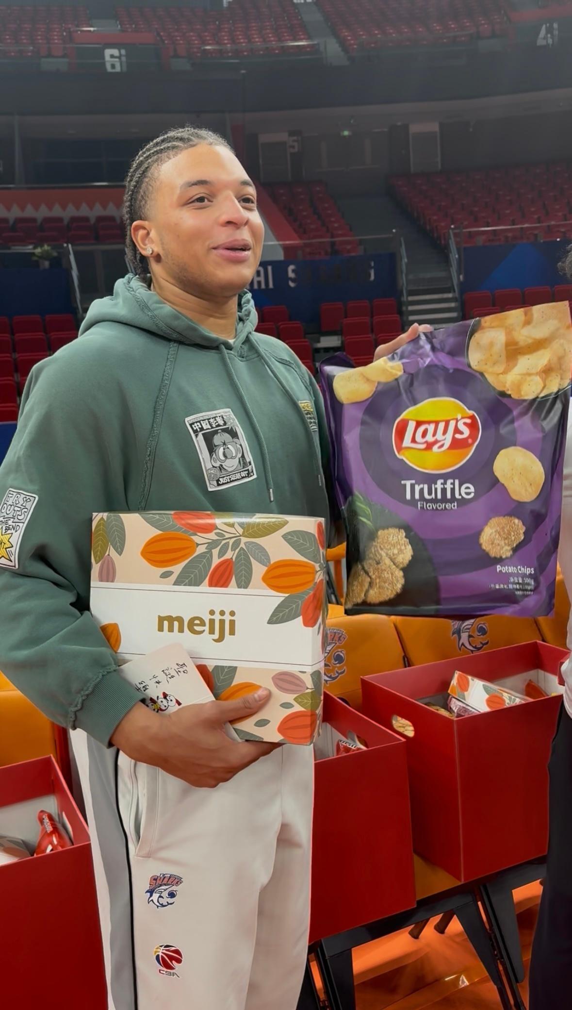 属于是老鼠跌进米缸里了上海久事大鲨鱼 上海·上海体育馆