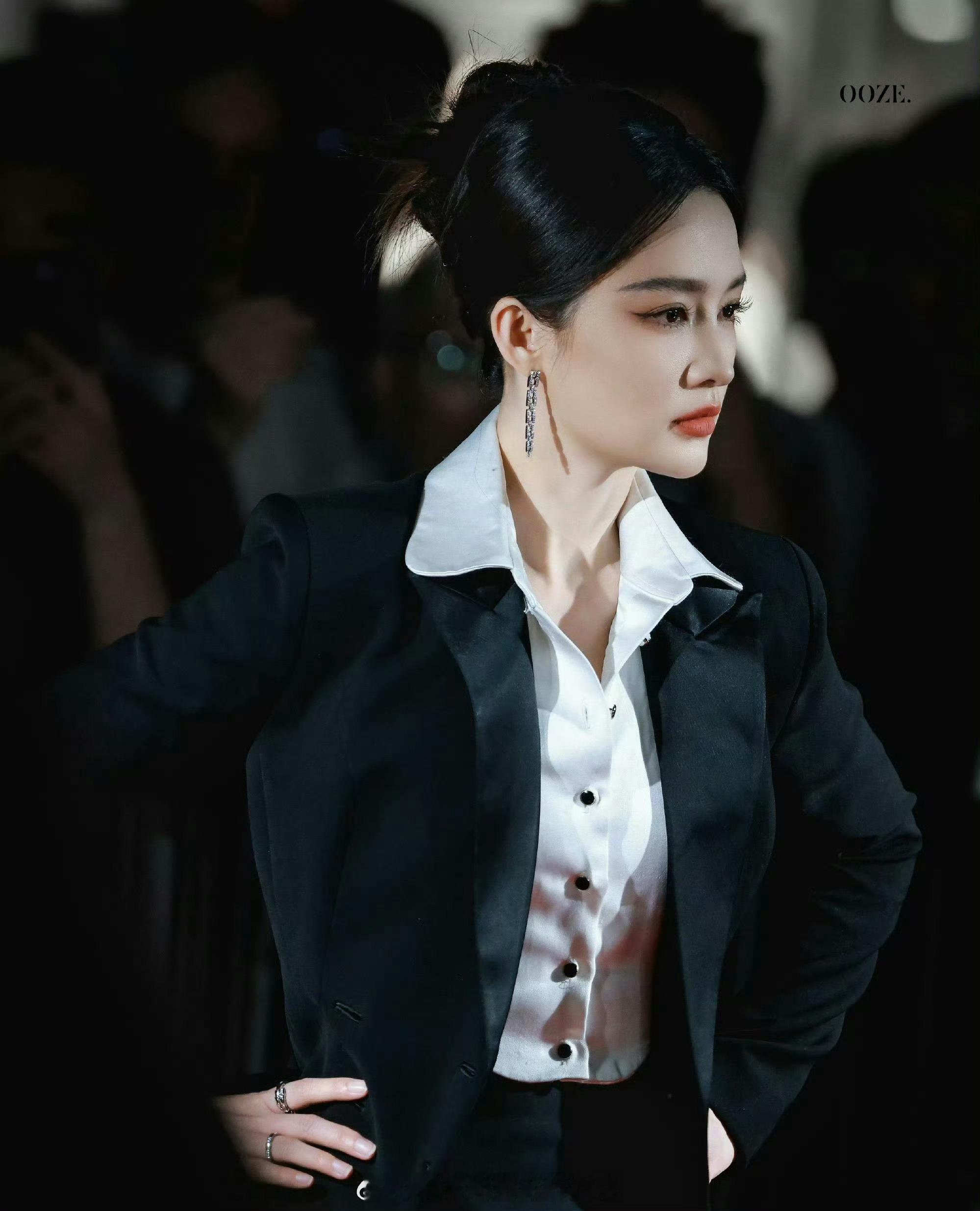 李沁生图女王感拉满我哭了 ​​​